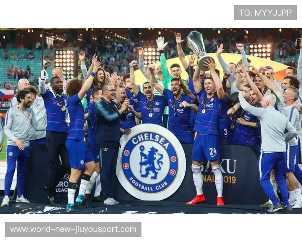 切尔西冬窗继续强化后防线，后防补强成为关键任务，切尔西的防守反击